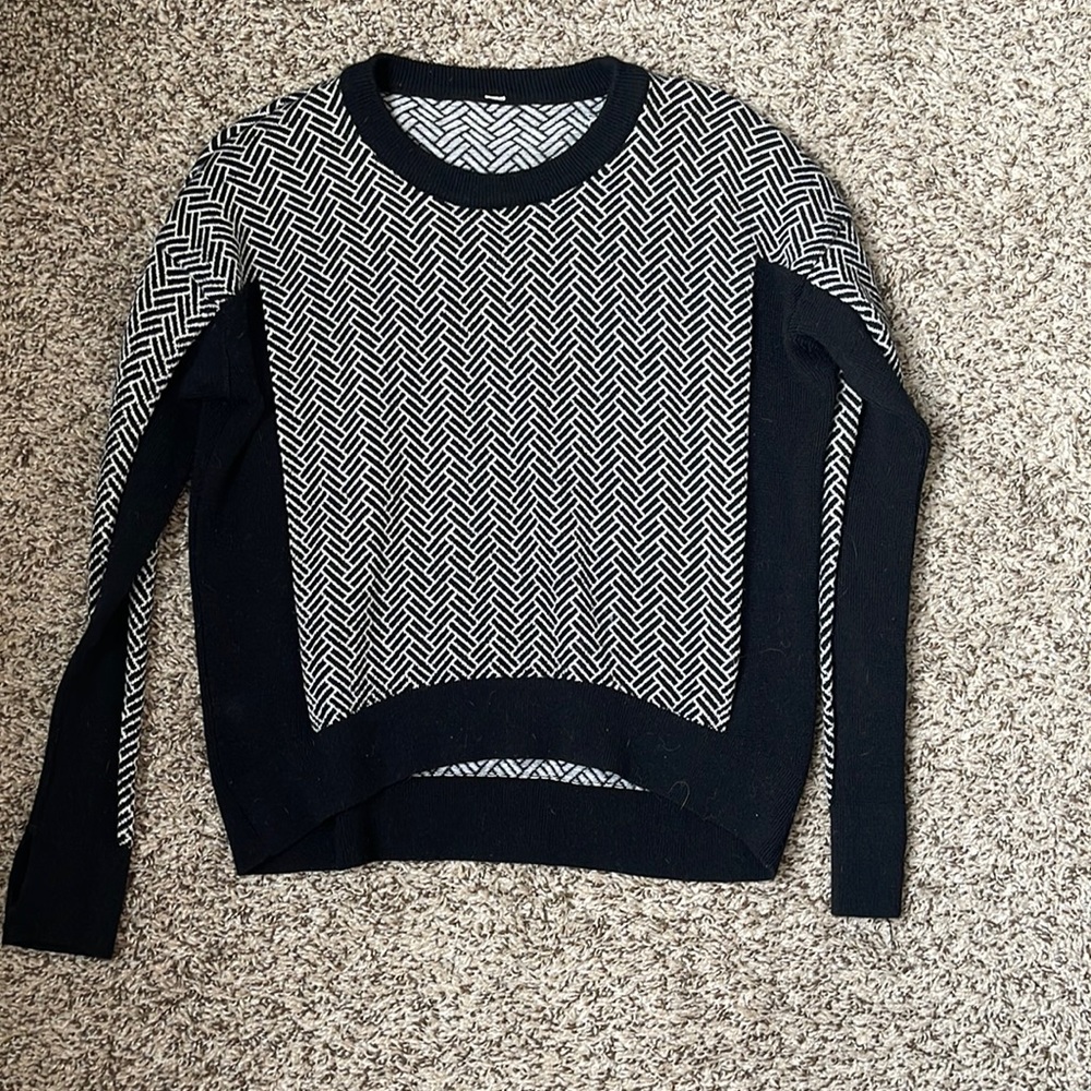 LuLu lemon high low sweater